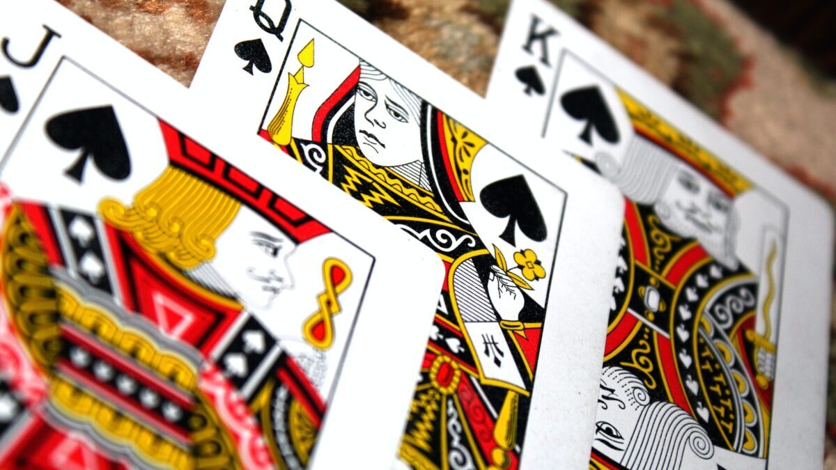 Como Jogar Poker: Regras, Estratégias e Variações